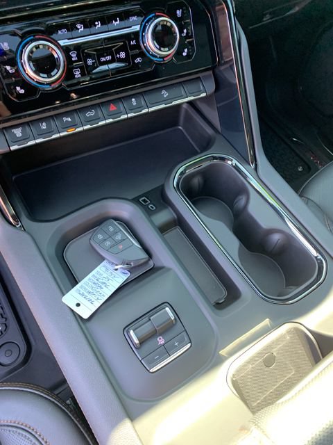 Used 2025 GMC Sierra 2500 AT4 w/ AT4 Premium Plus Package AWD/4WD image 27