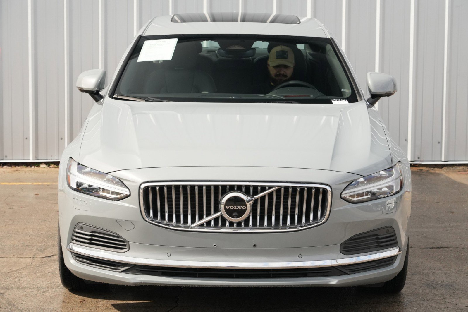 Used 2024 Volvo S90 T8 Ultimate image 47