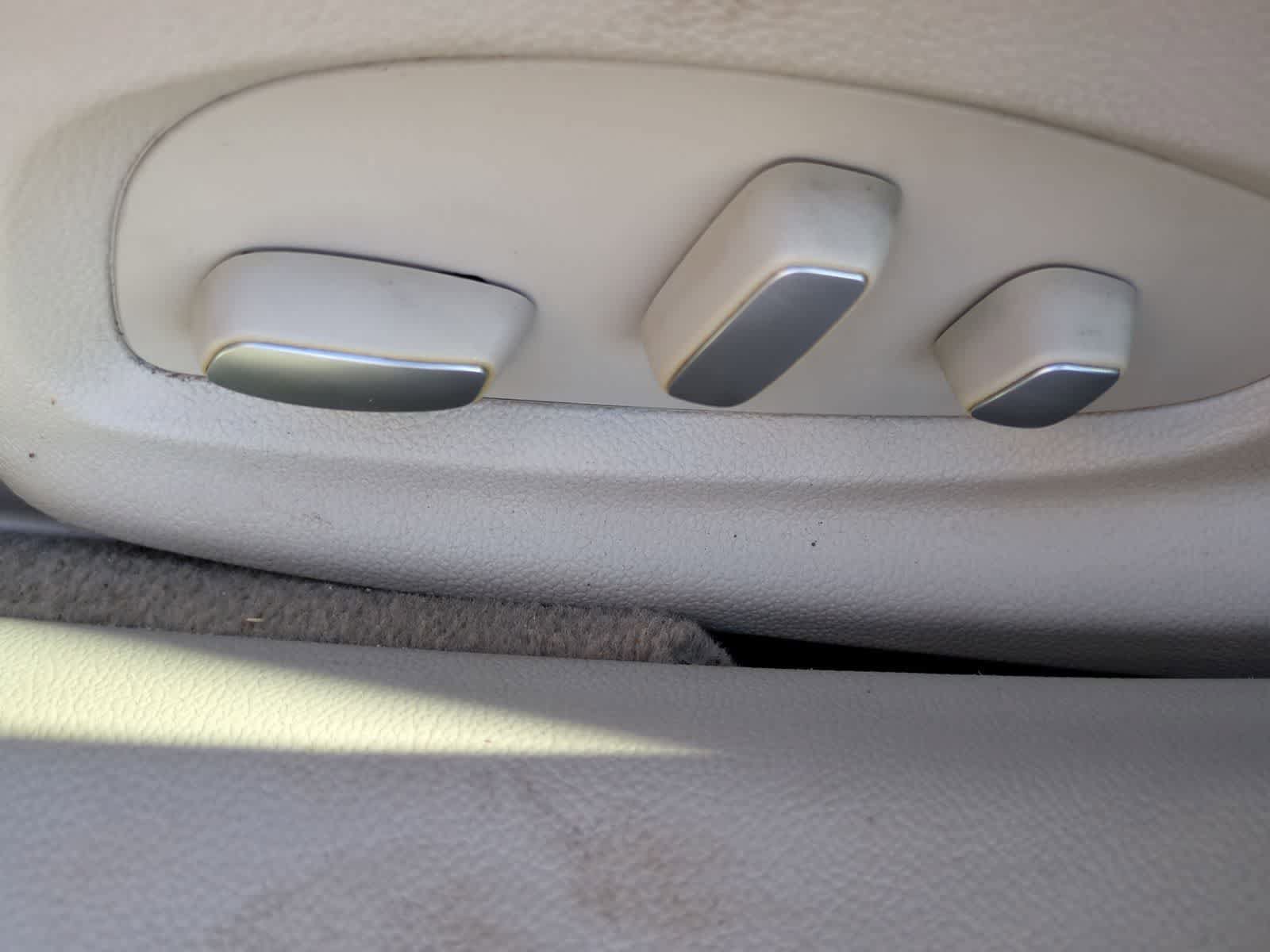 Used 2013 Cadillac XTS Premium AWD/4WD image 17