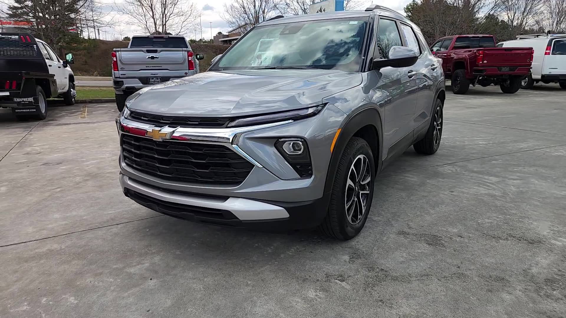 Used 2024 Chevrolet TrailBlazer LT w/ Driver Confidence Package image 11