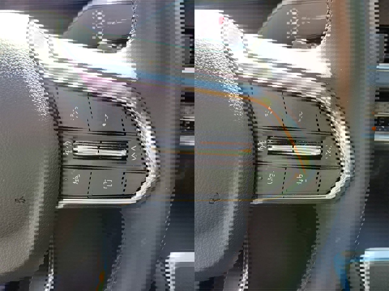 Used 2025 Chevrolet Equinox LT image 19