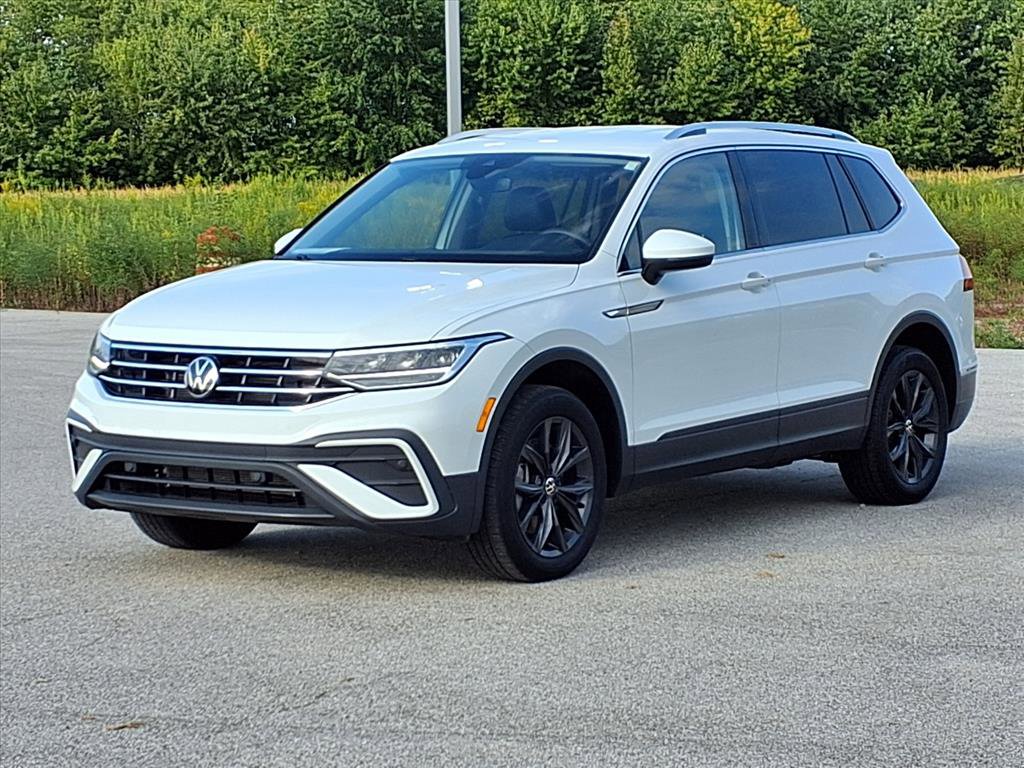 Used 2024 Volkswagen Tiguan Wolfsburg Edition image 31
