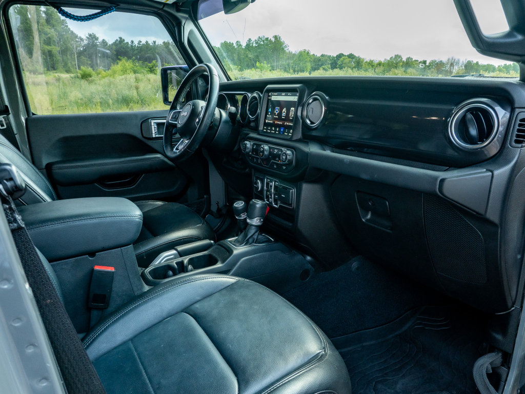 Used 2022 Jeep Wrangler Unlimited Sahara AWD/4WD image 18