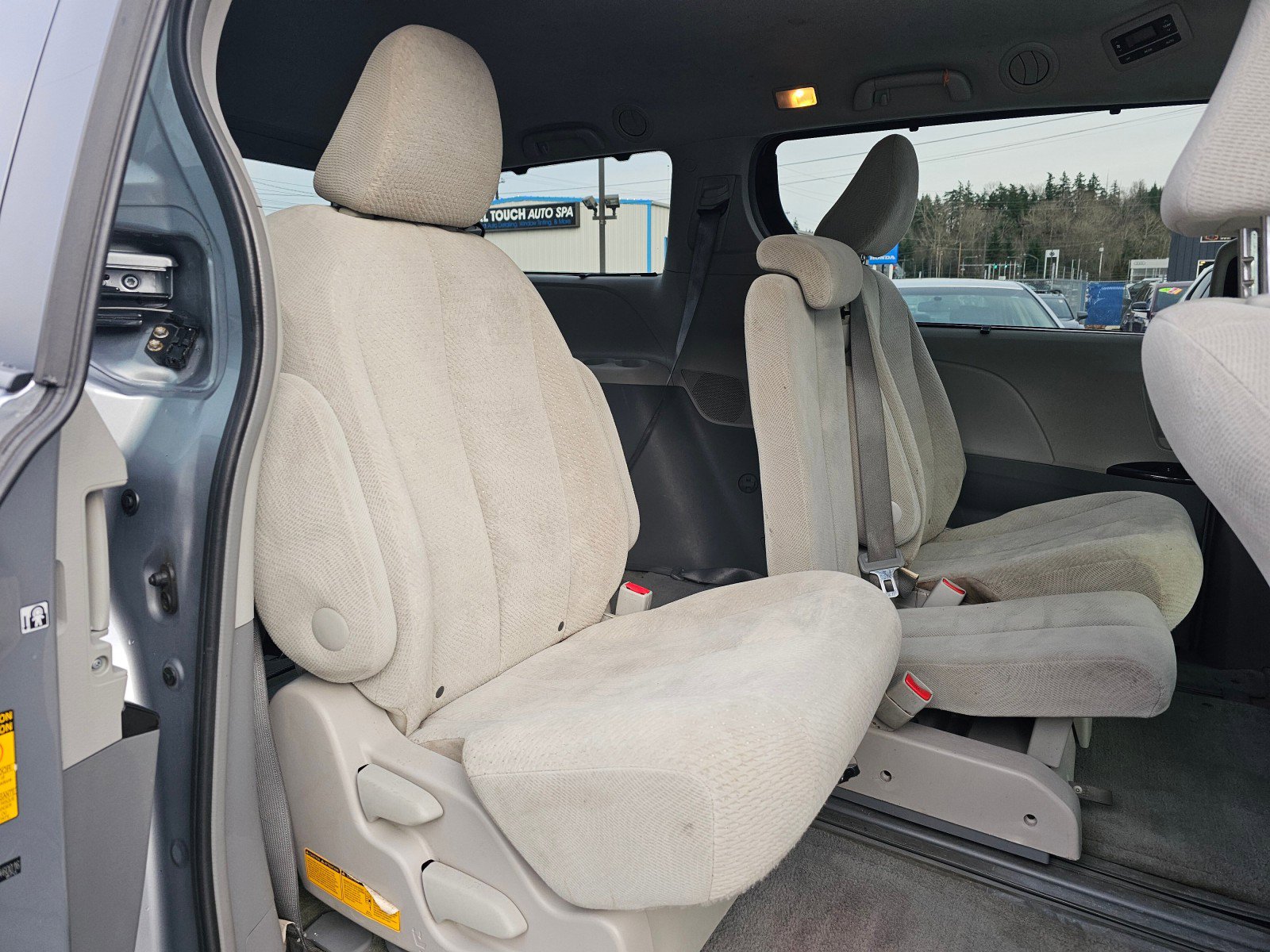 Used 2014 Toyota Sienna LE image 12