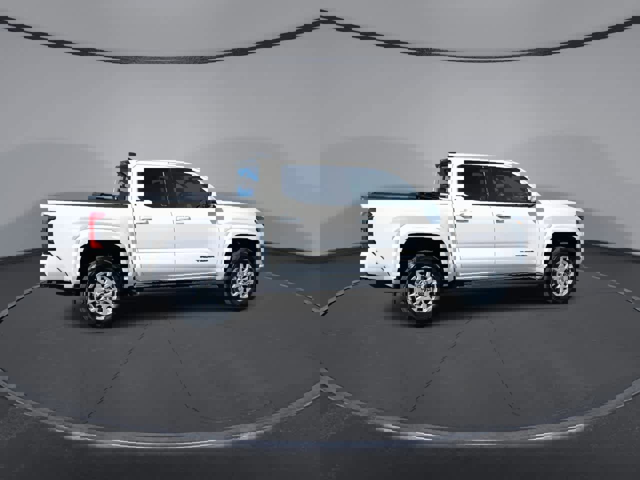 Certified 2024 Toyota Tacoma SR5 AWD/4WD image 4