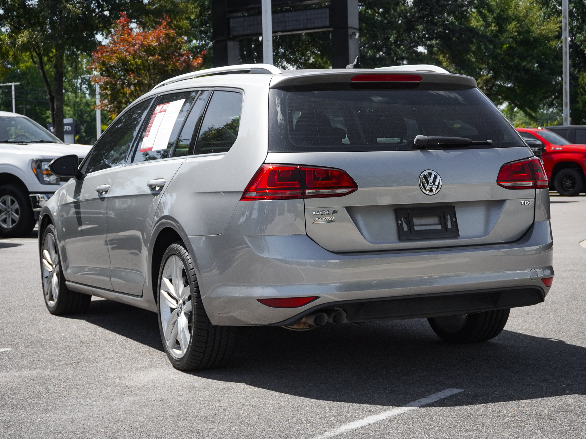 Used 2015 Volkswagen Golf TDI SEL w/ Lighting Package (SEL) FWD image 8