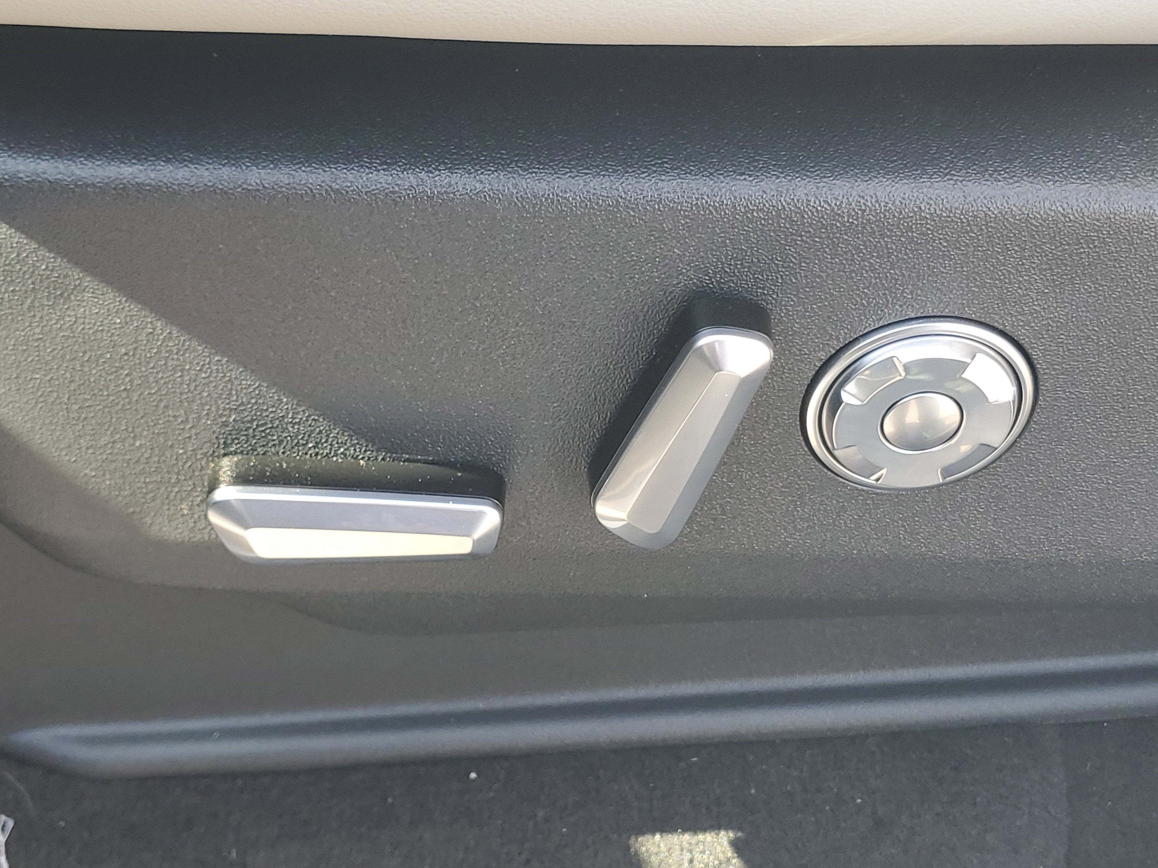 New 2026 Lincoln Navigator Reserve AWD/4WD image 13