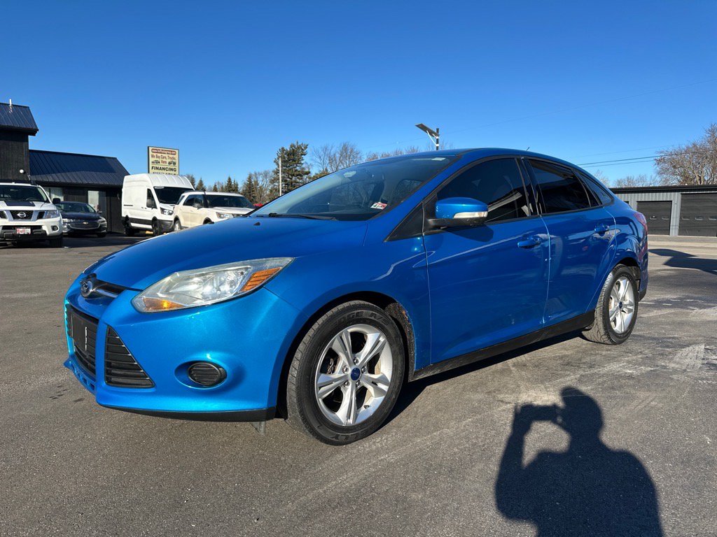Used 2013 Ford Focus SE FWD image 2