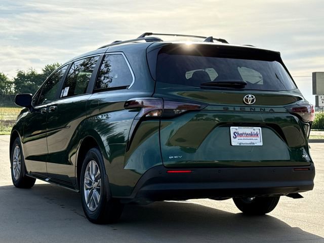 New 2026 Toyota Sienna XLE FWD image 6