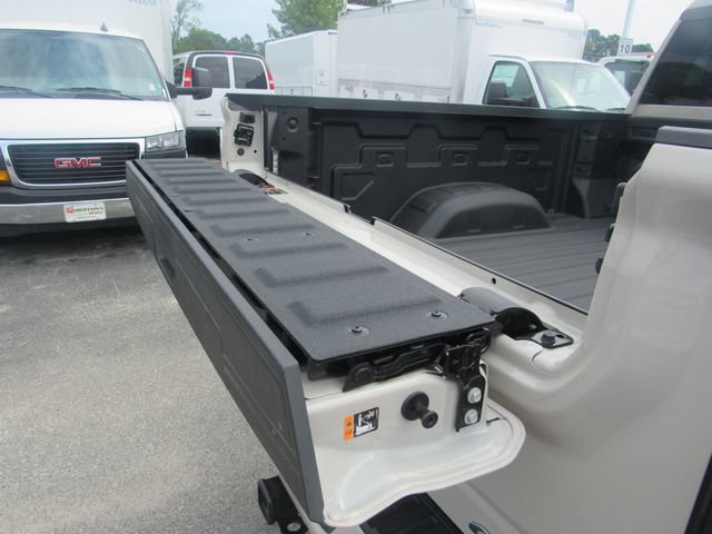 Used 2026 GMC Sierra 3500 AT4 w/ Technology Package AWD/4WD image 39