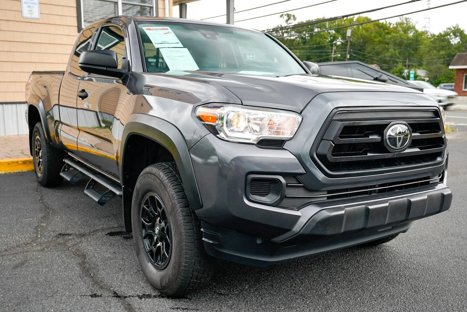 Used 2022 Toyota Tacoma SR w/ SX Package AWD/4WD image 3