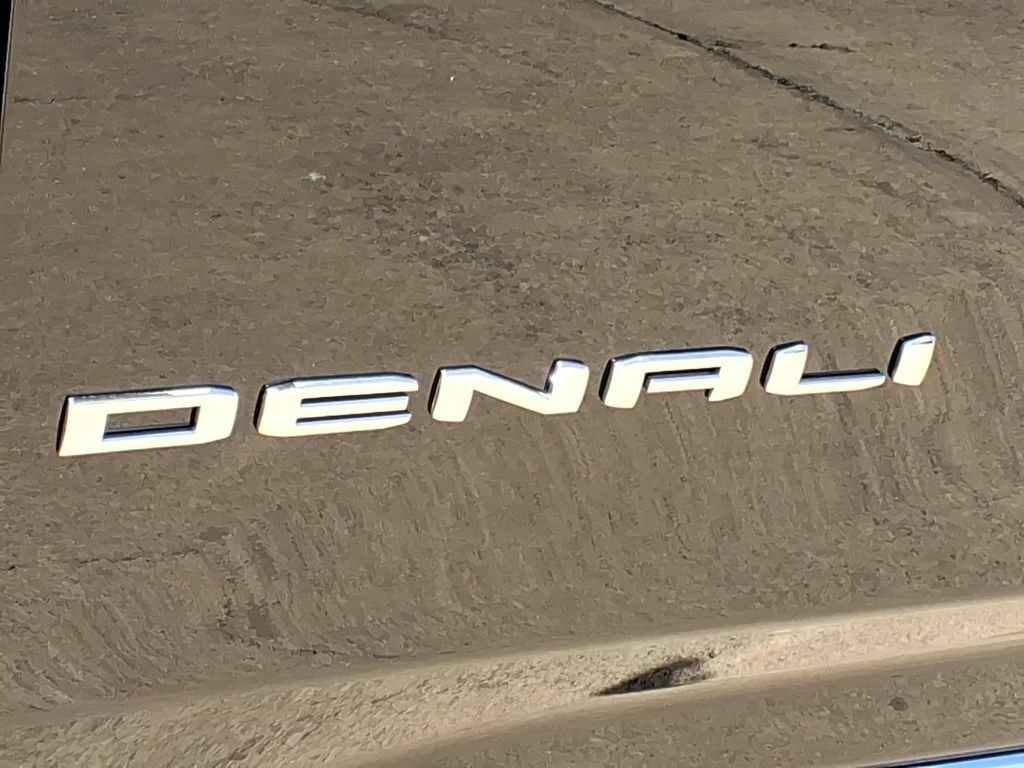 New 2026 GMC Yukon XL Denali w/ Denali Reserve Package AWD/4WD image 10