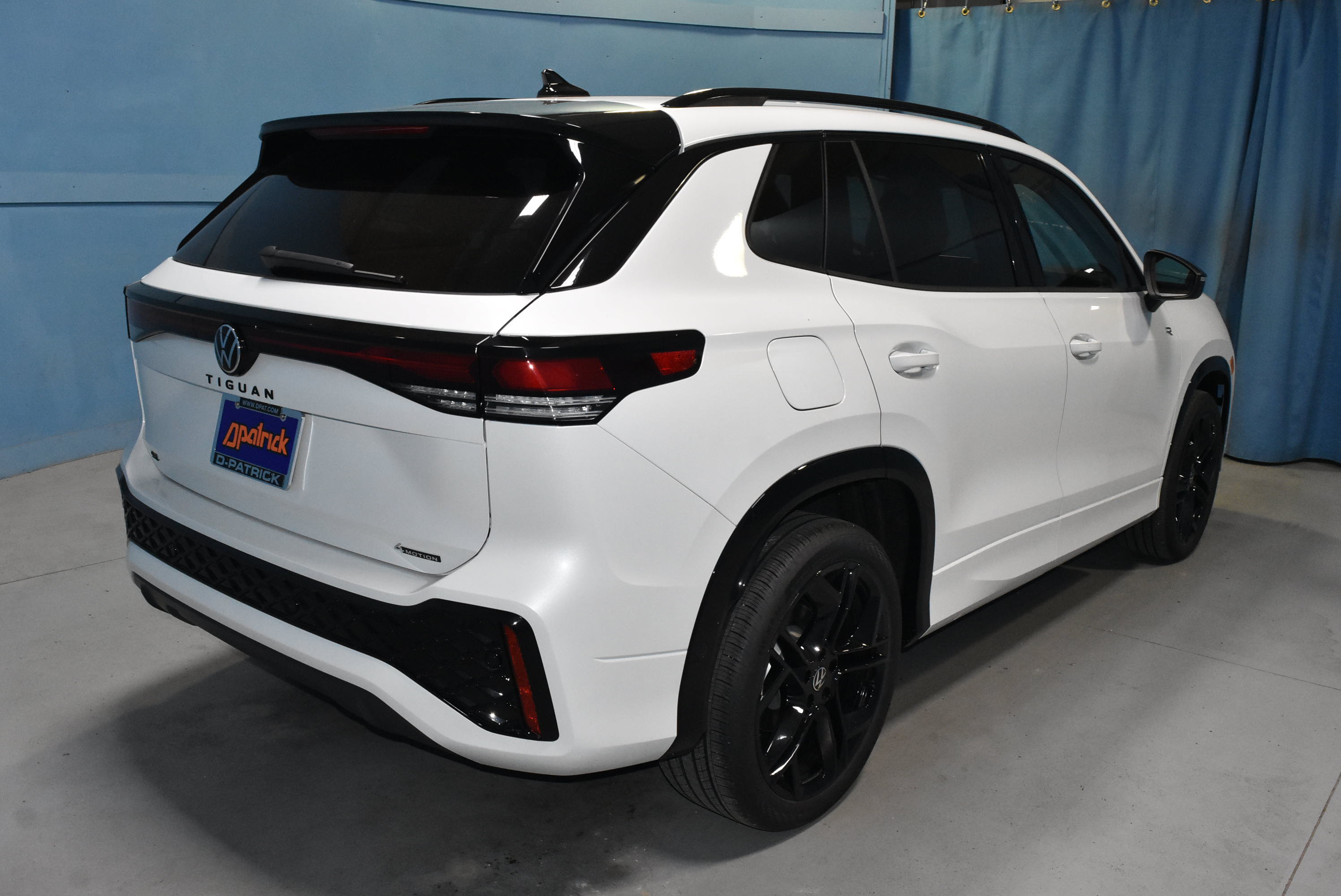 New 2026 Volkswagen Tiguan SE R-Line AWD/4WD image 21