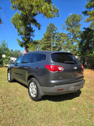 Used 2011 Chevrolet Traverse LT image 3