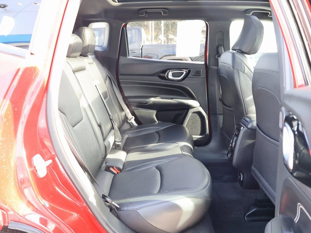 Used 2024 Jeep Compass Limited w/ High Altitude Package image 31