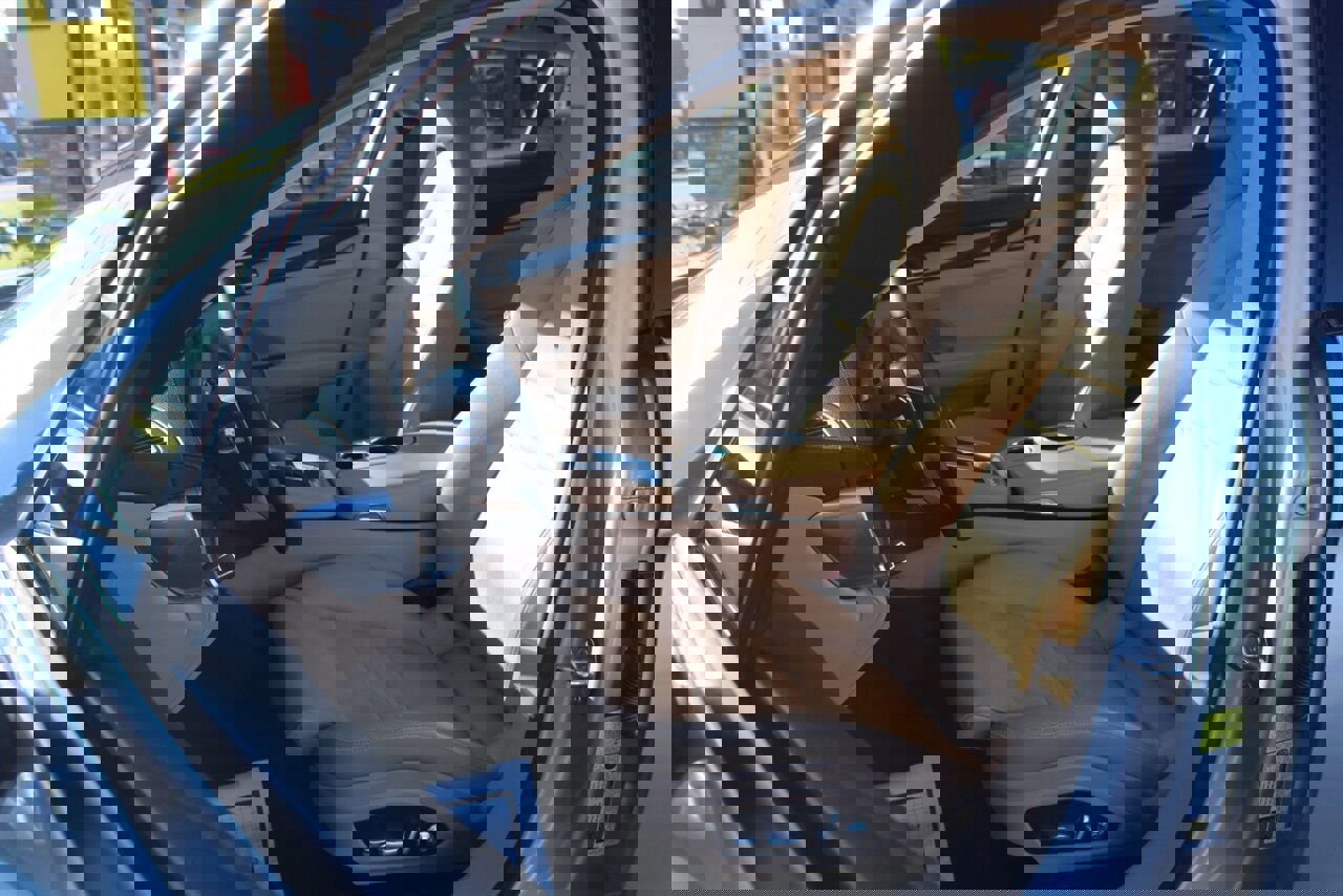 Used 2018 Porsche Panamera 4 image 14