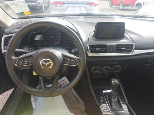 Used 2018 MAZDA MAZDA3 Sport FWD image 5