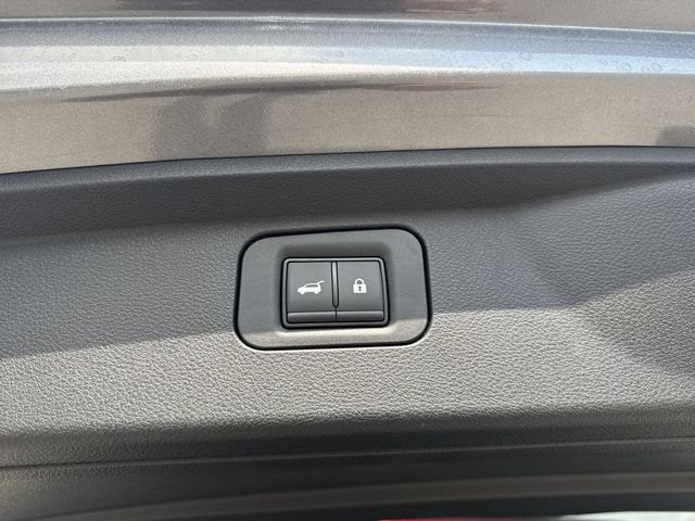 Used 2025 Nissan Armada SL AWD/4WD image 14