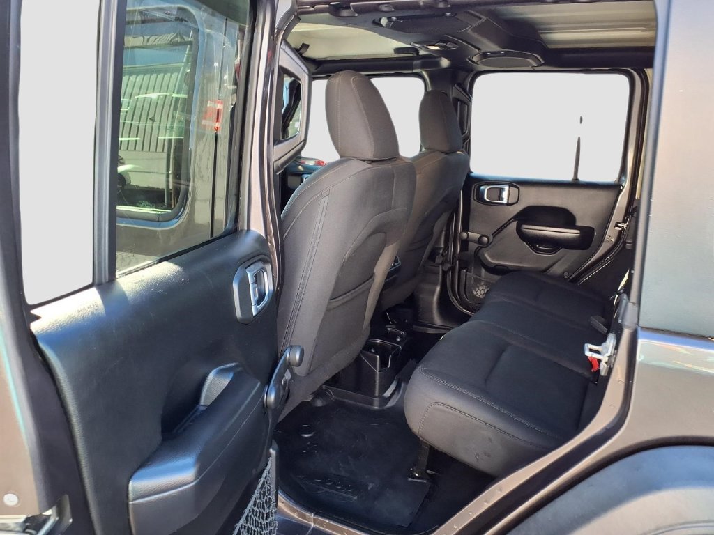 Used 2018 Jeep Wrangler Unlimited Sport AWD/4WD image 28