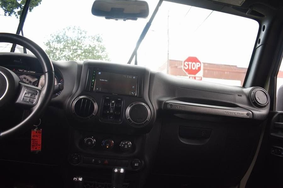 Used 2018 Jeep Wrangler Unlimited Sport S image 31