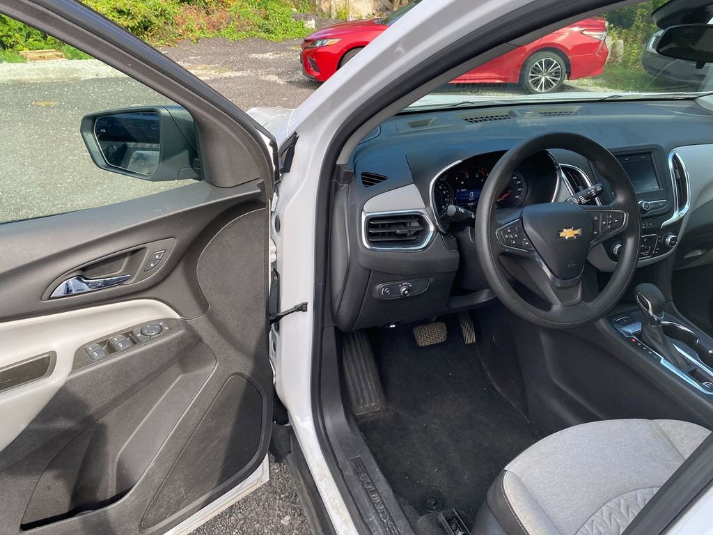 Used 2024 Chevrolet Equinox LS w/ LS Convenience Package image 10