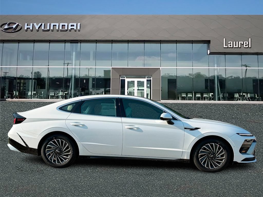 New 2026 Hyundai Sonata Limited FWD image 2
