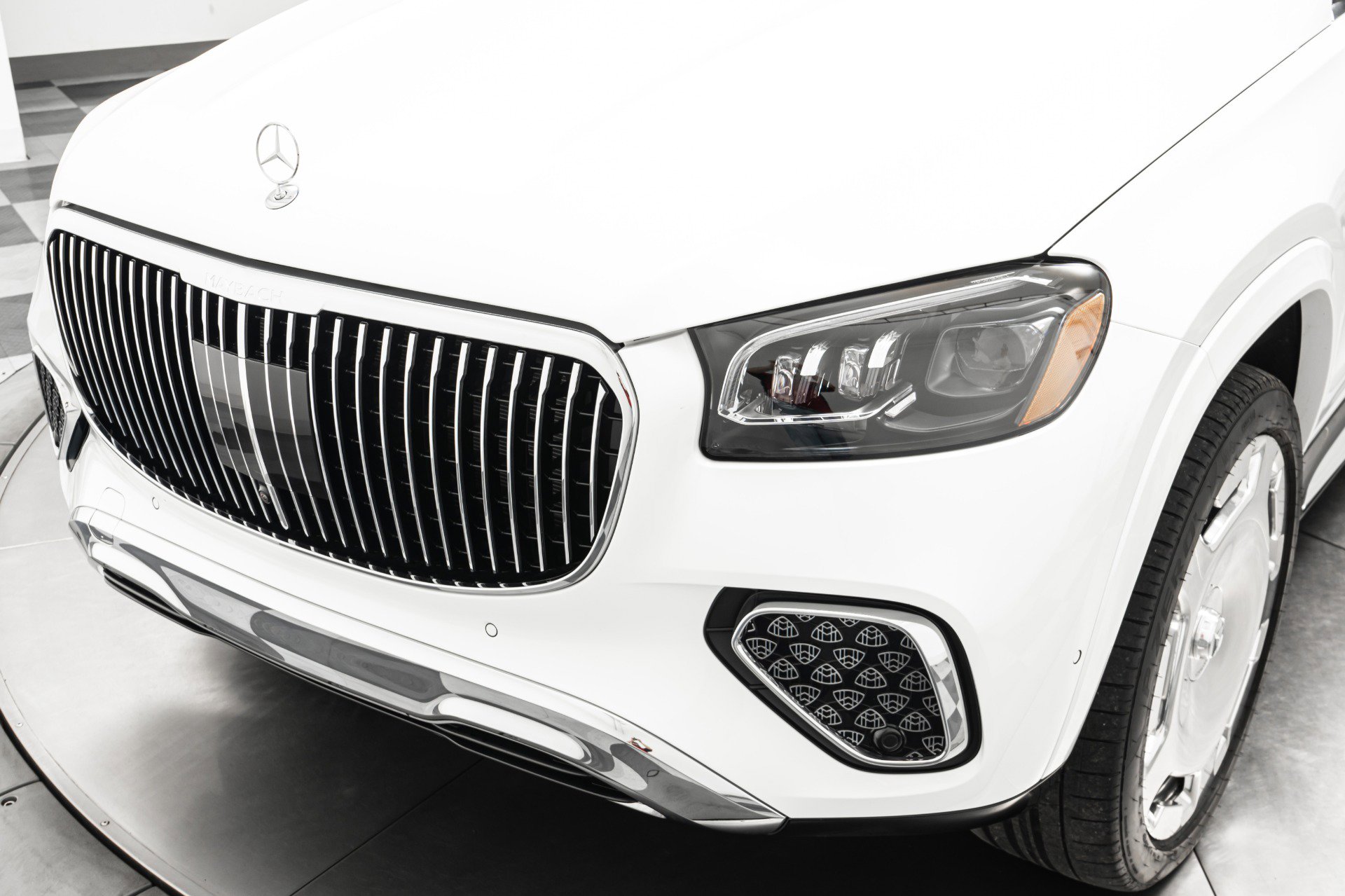 Used 2024 Mercedes-Benz Maybach GLS 600 4MATIC image 43
