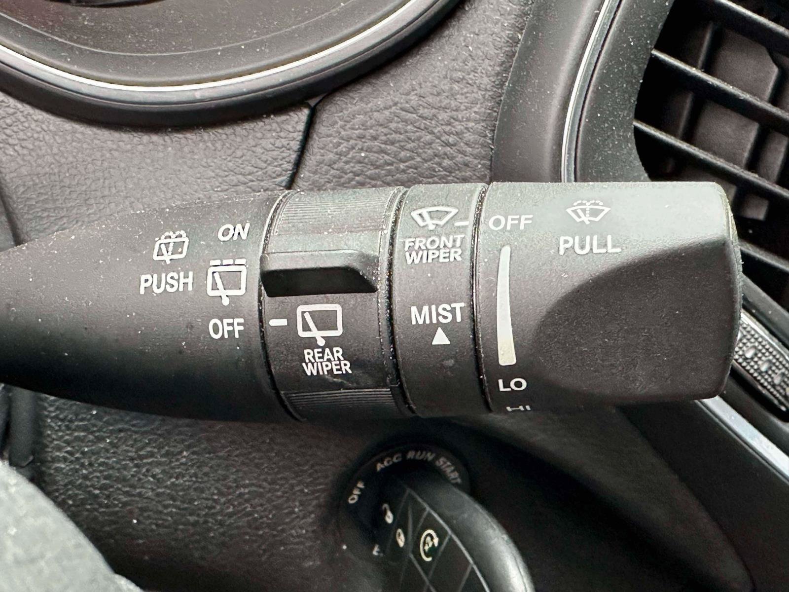 Used 2022 Jeep Cherokee Latitude AWD/4WD image 21