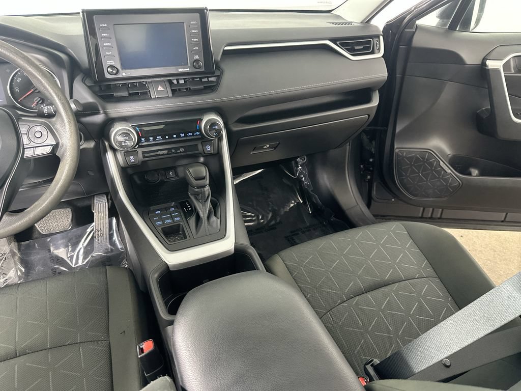 Used 2022 Toyota RAV4 XLE AWD/4WD image 21