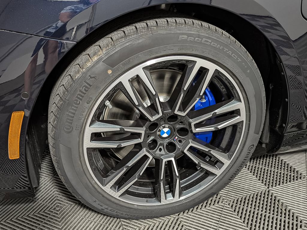 New 2026 BMW 550e xDrive image 30