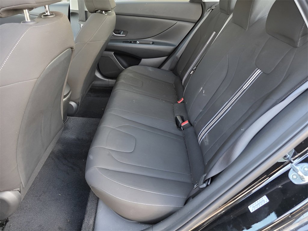 Used 2023 Hyundai Elantra SEL image 15
