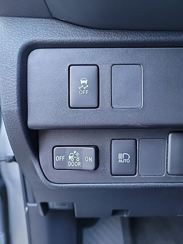 Used 2023 Toyota Tacoma SR image 31