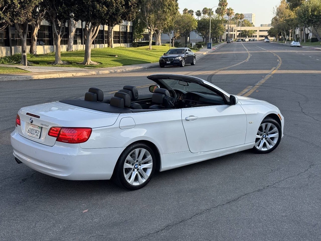 Used 2011 BMW 328i Convertible RWD image 4