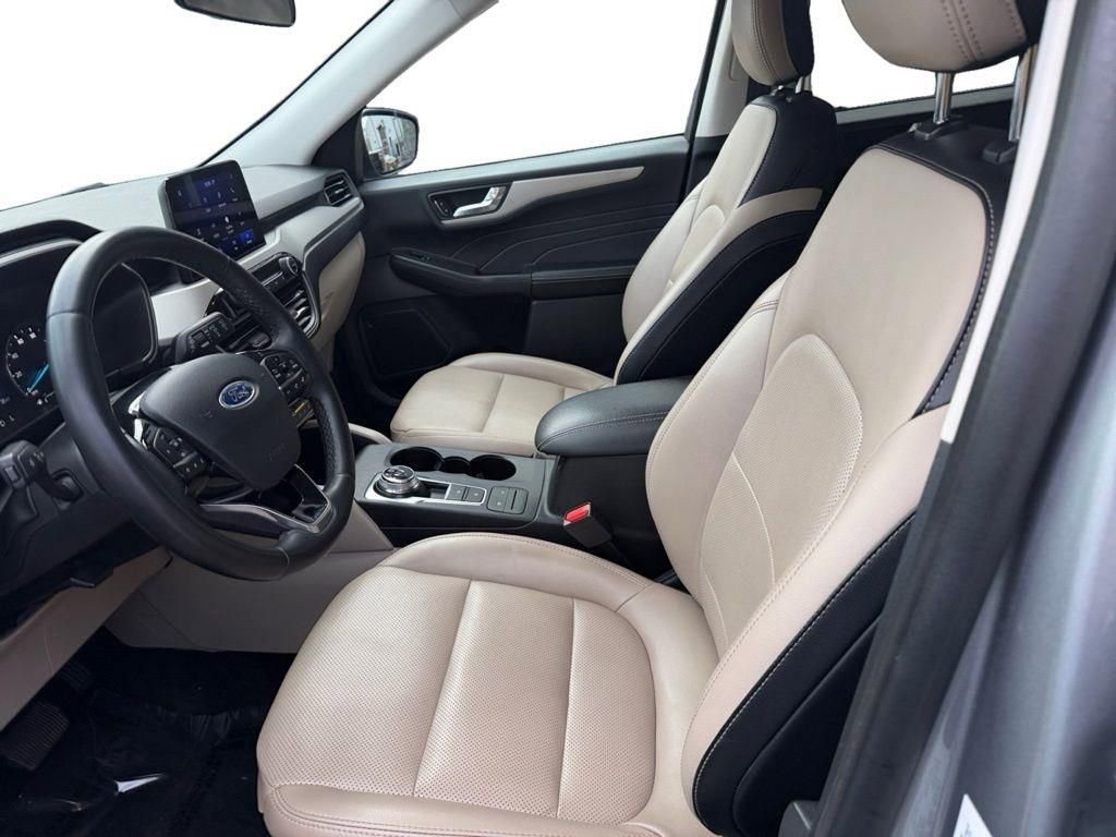 Used 2021 Ford Escape SEL w/ Class II Trailer Tow Package image 23