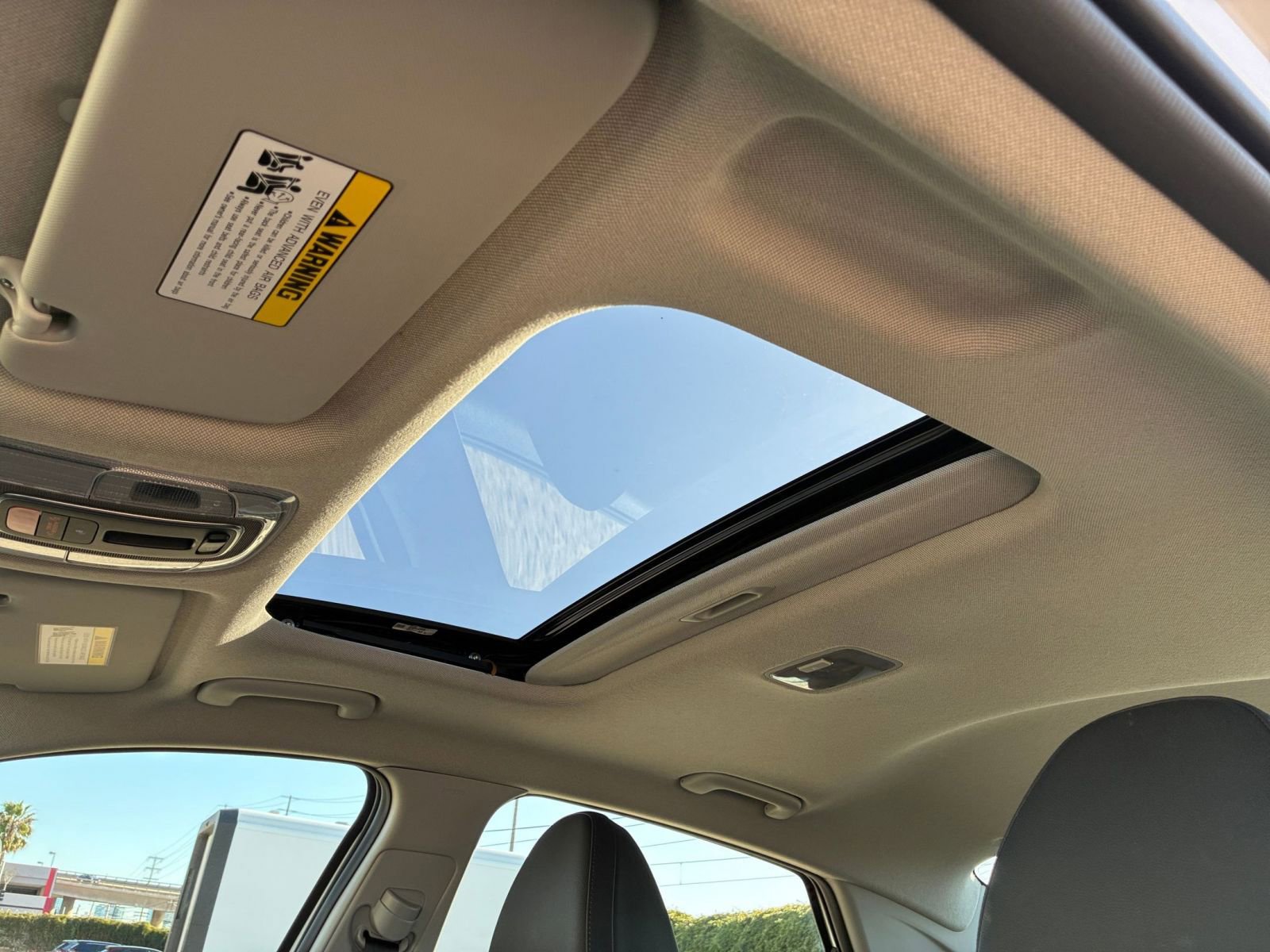 Used 2025 Hyundai Elantra Limited image 30