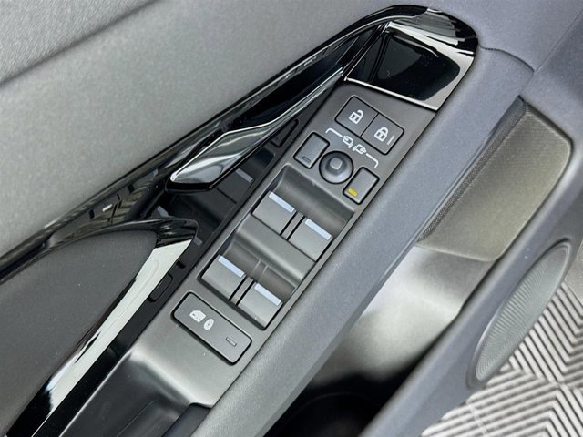 Used 2026 Land Rover Range Rover Evoque S image 20