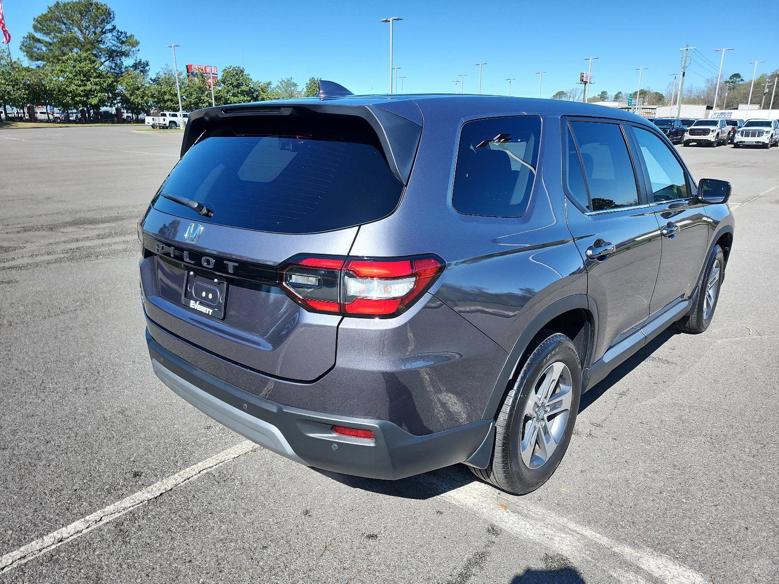 Used 2024 Honda Pilot EX-L image 3