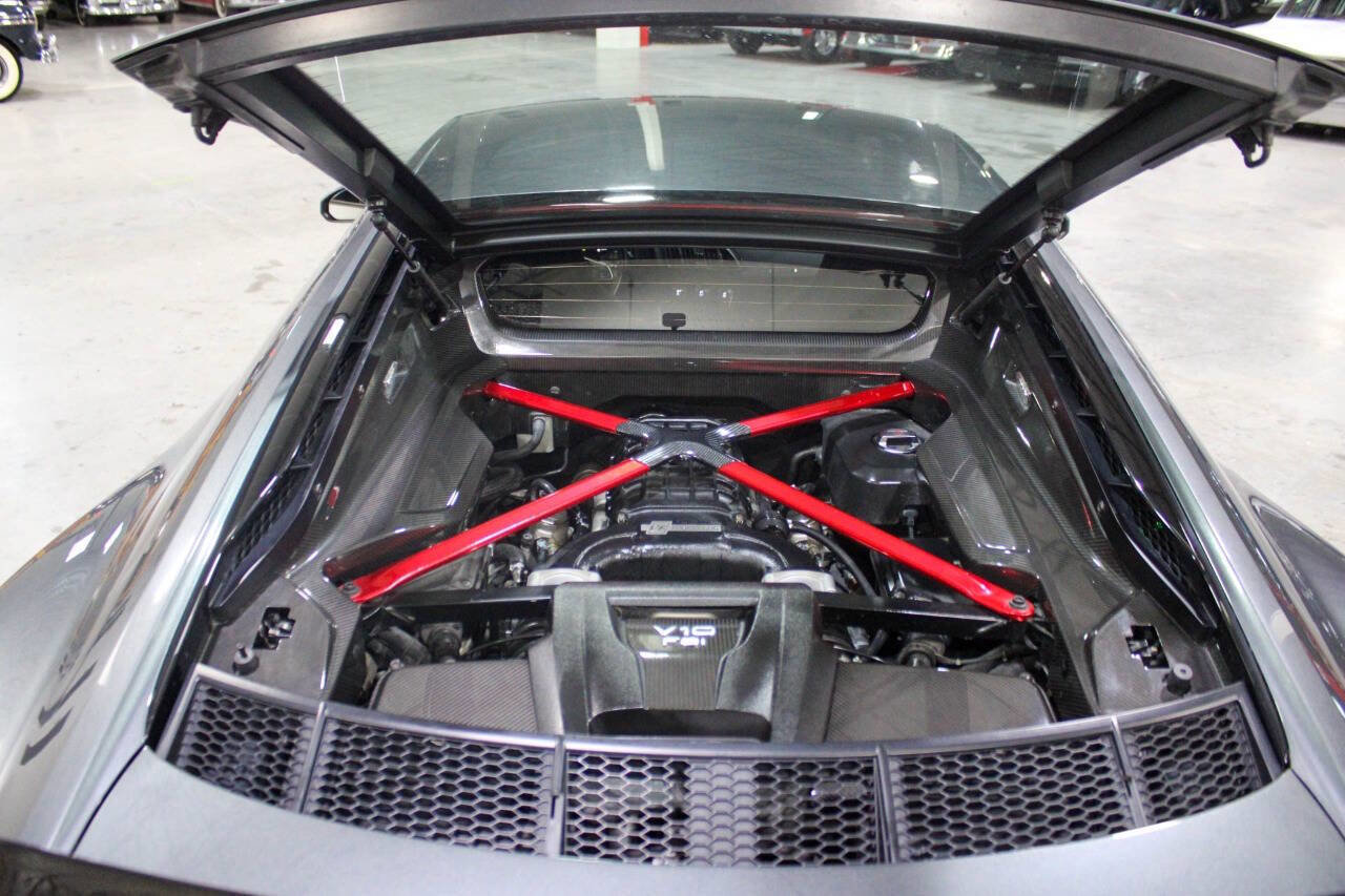 Used 2017 Audi R8 V10 w/ Carbon Exterior Package image 16