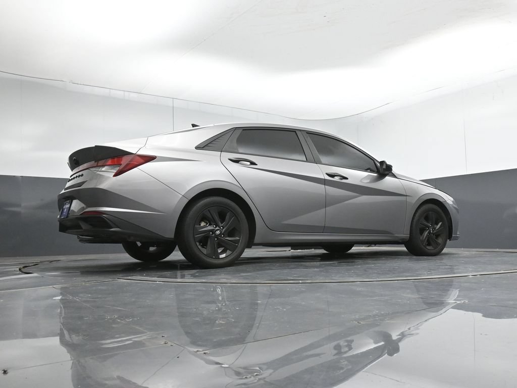 Used 2023 Hyundai Elantra SEL w/ Cargo Package FWD image 41