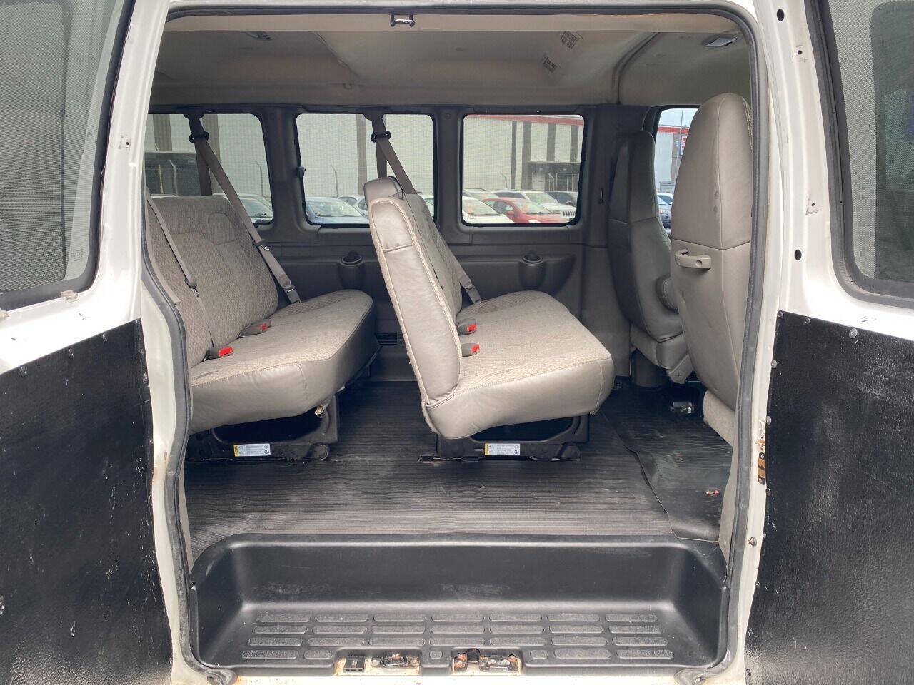 Used 2008 Chevrolet Express 3500 Extended Passenger w/ LT Preferred Equipment Group RWD image 23
