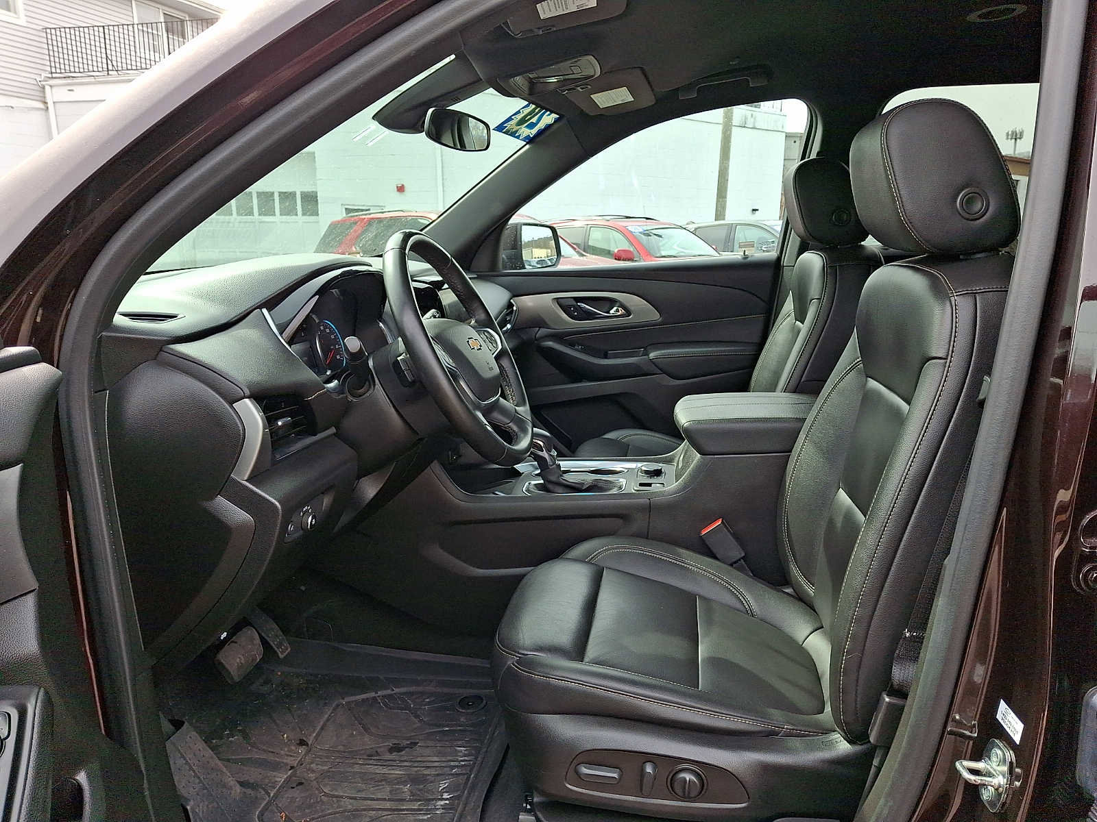 Used 2023 Chevrolet Traverse LT image 14