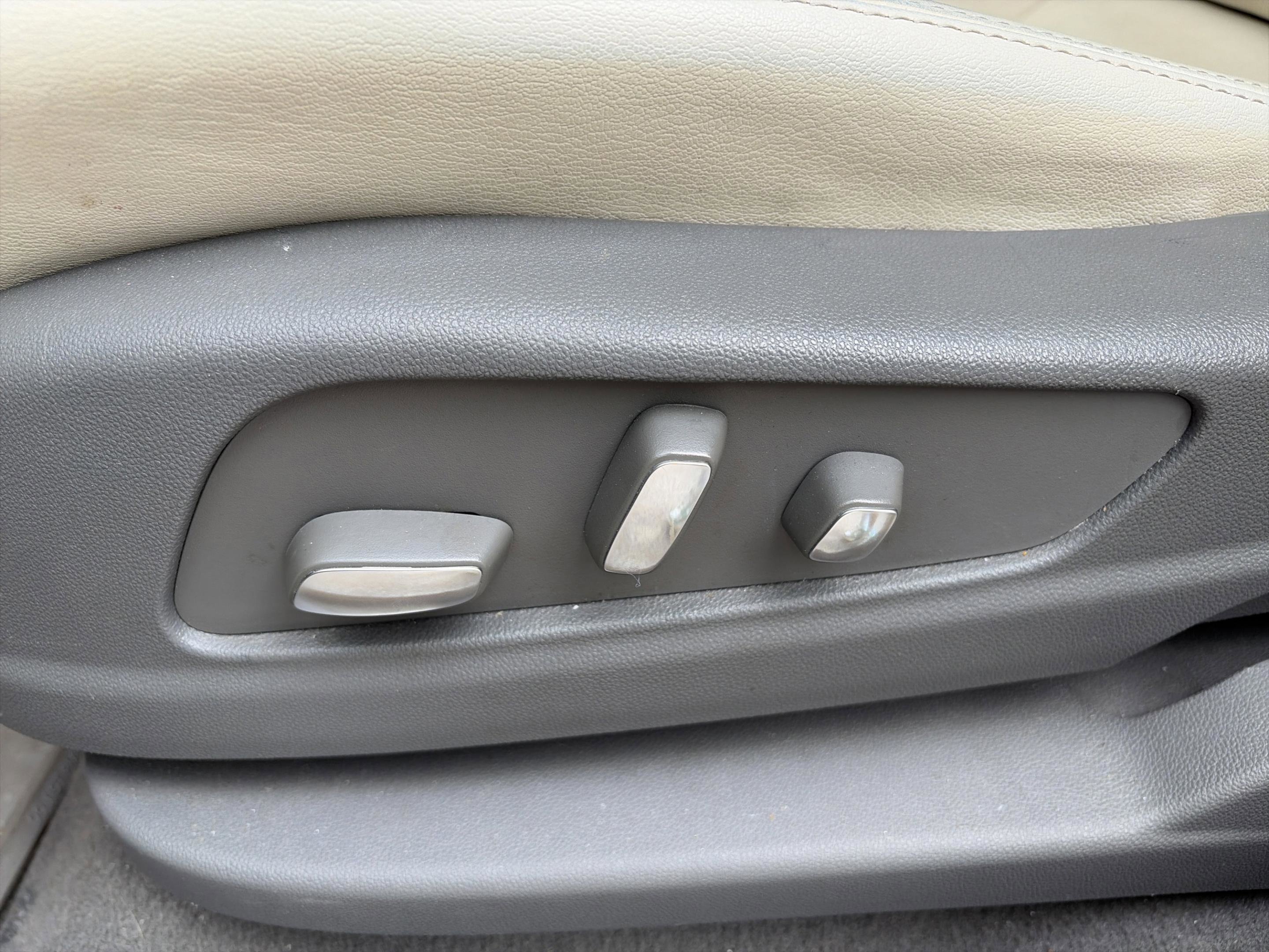 Used 2021 Cadillac XT5 Premium Luxury image 13