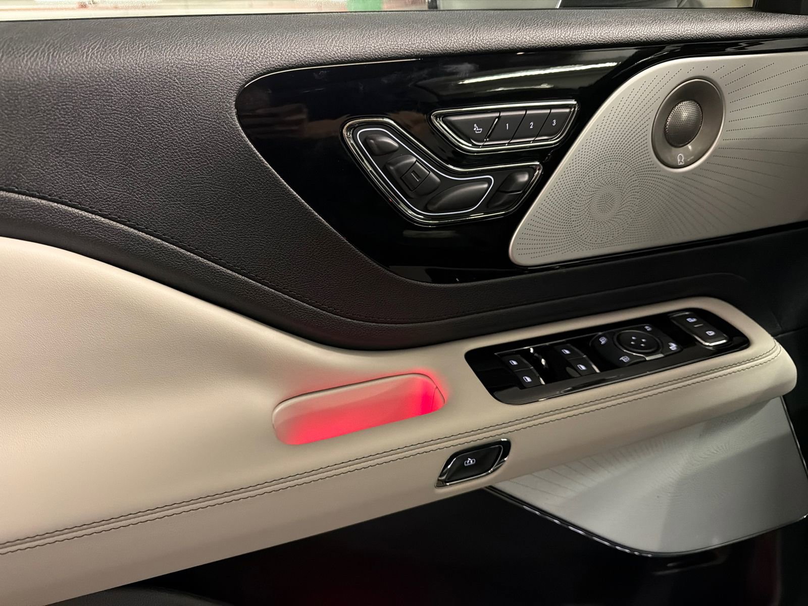 New 2026 Lincoln Aviator Reserve image 35