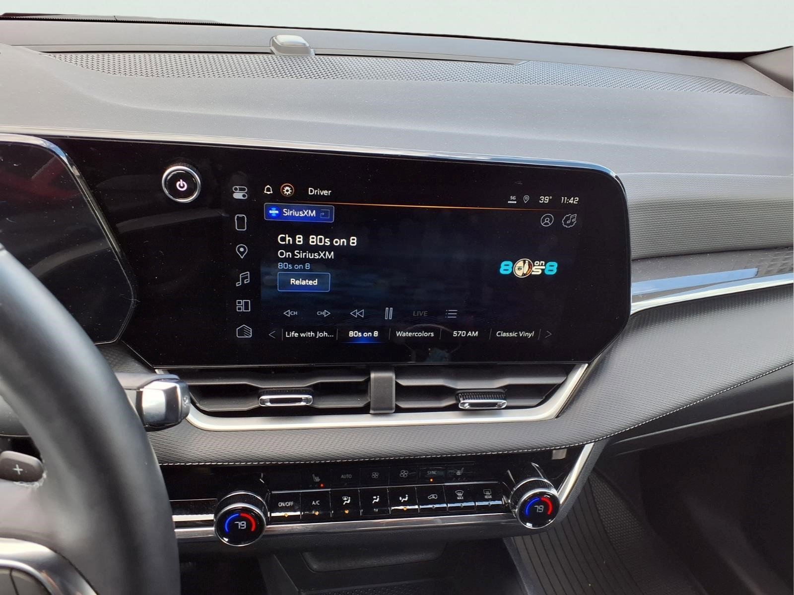 Used 2025 Chevrolet Equinox LT w/ Convenience Package II FWD image 13