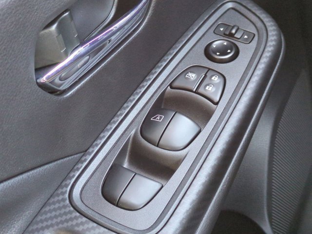 Used 2025 Nissan Versa SV w/ Trunk Package image 21