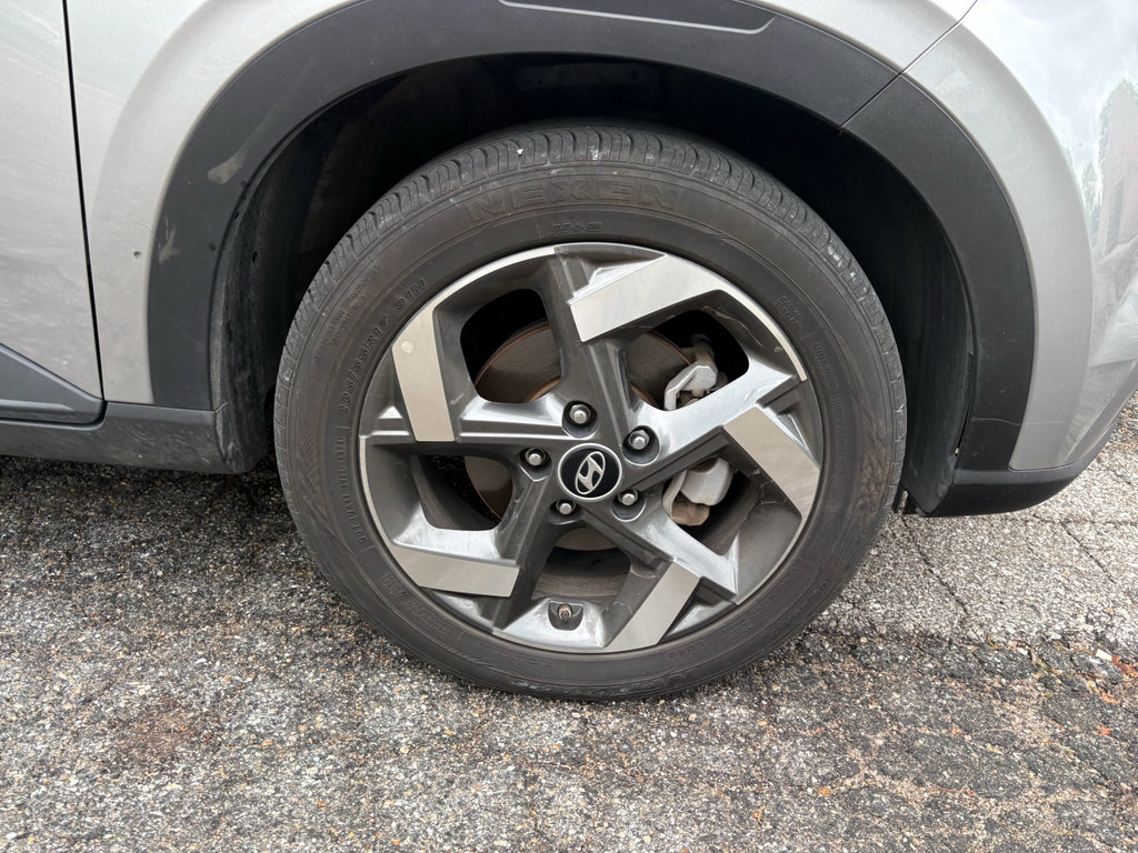 Used 2025 Hyundai Venue SEL FWD image 9