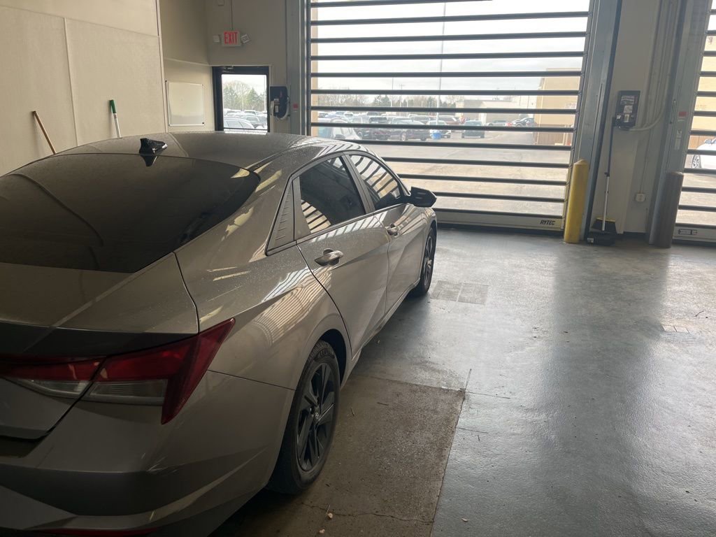 Used 2023 Hyundai Elantra SEL FWD image 9