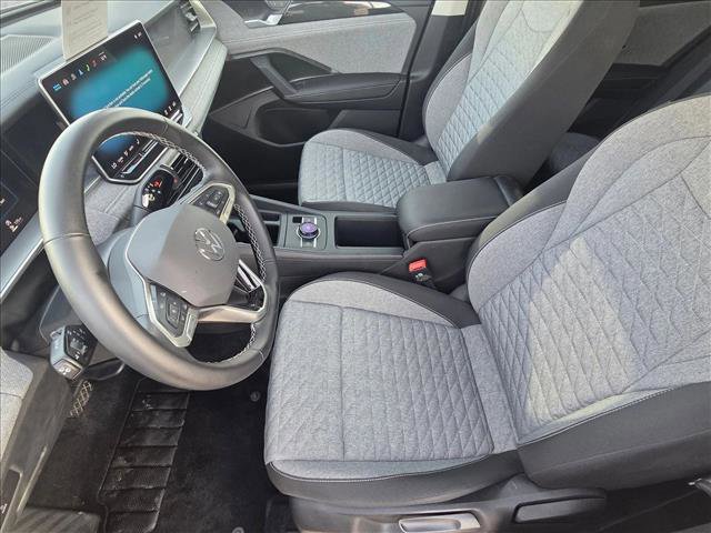 Certified 2025 Volkswagen Tiguan S FWD image 14
