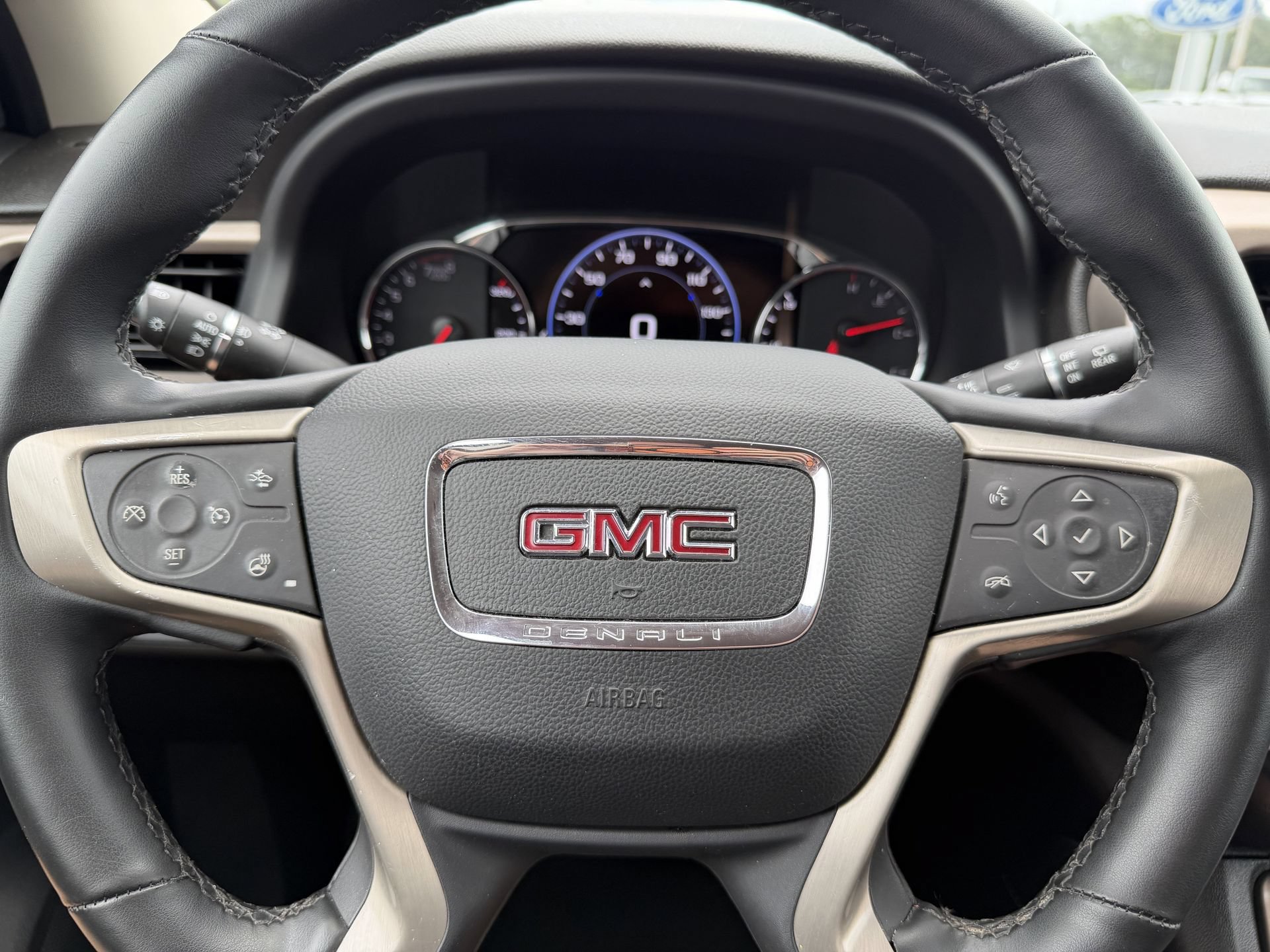 Used 2023 GMC Acadia Denali w/ Denali Technology Package AWD/4WD image 14
