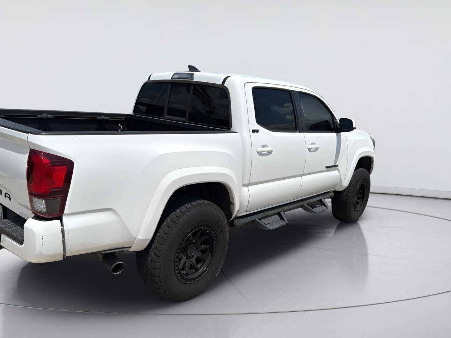 Used 2020 Toyota Tacoma SR5 w/ SR5 Appearance Package (SM) RWD image 6